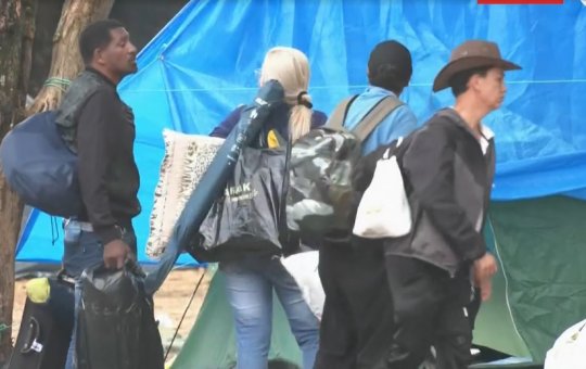 Acampamento de bolsonaristas começa a ser desocupado no DF