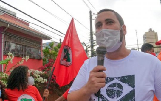 Movimentos de esquerda realizam ato em Salvador após tentativa de golpe