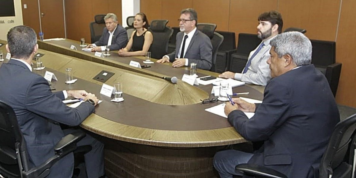 Governo cumprirá ordem de Moraes para retirar golpistas de quartéis na Bahia