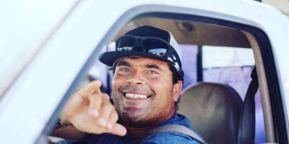 Amigos e parentes prestam homenagens ao surfista Márcio Freire em Salvador