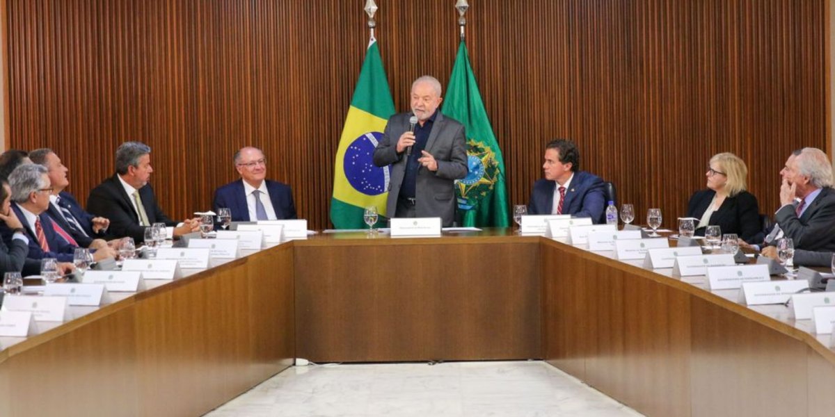 Em reunião com Lula, governadores condenam atos antidemocráticos