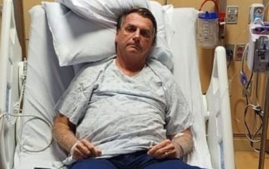 Bolsonaro publica foto em hospital nos Estados Unidos e confirma internação