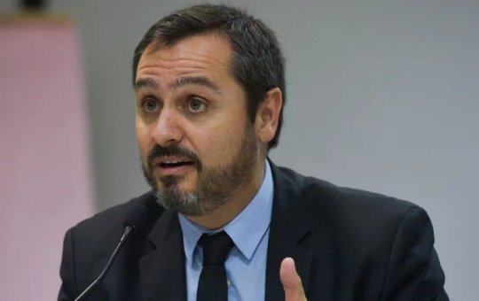PF não irá tolerar ataques à democracia, diz novo diretor-geral em posse