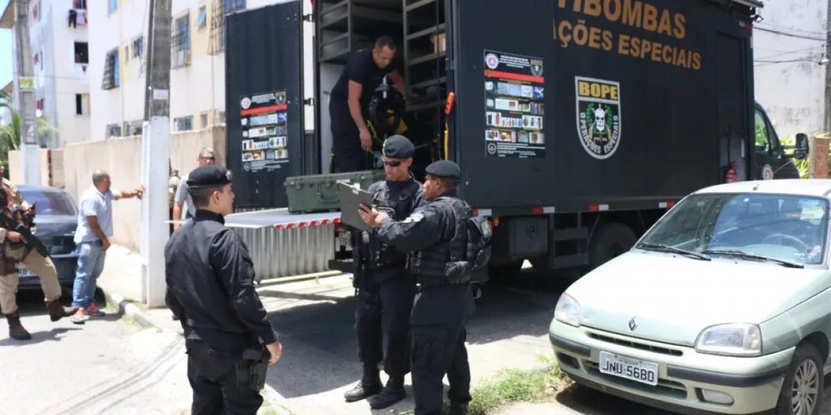 PRF interdita trecho da BR-324 após suspeita de bomba 