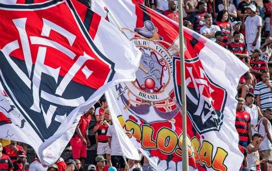 Vitória prorroga pagamento de dívida por Caicedo e aguarda cota do Nordestão