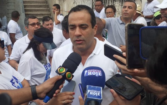 Reforma administrativa pode ter "nome de fora", diz Bruno na Lavagem do Bonfim