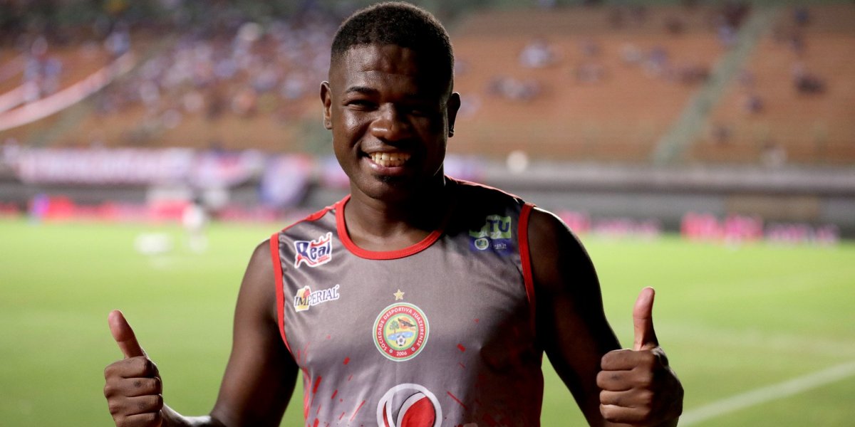 Ovacionado pela torcida, Feijão revela desejo de retornar ao Bahia