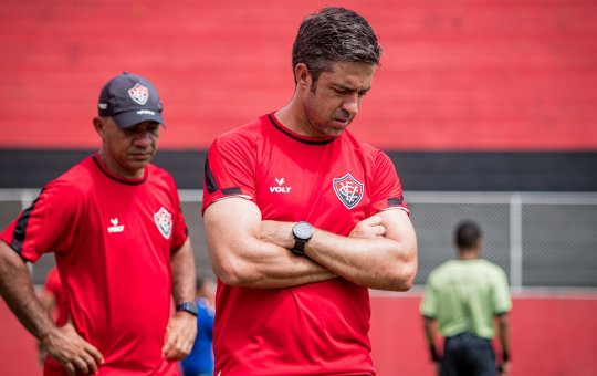 João Burse fala sobre gramados do Baianão e explica diferenças no sintético