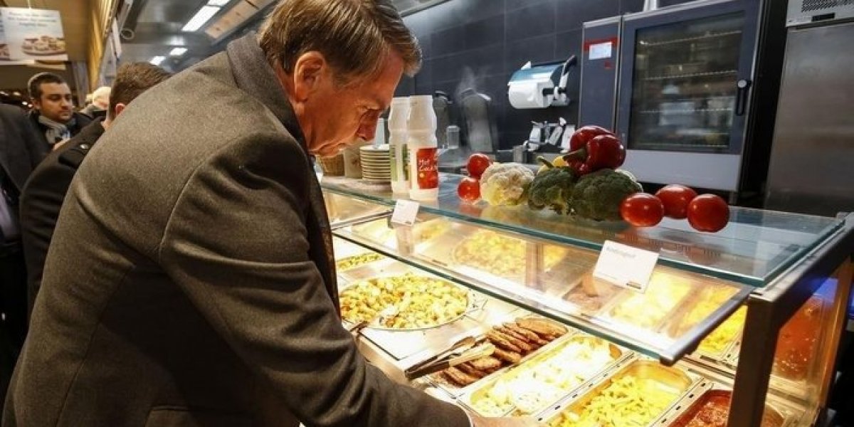 Gastos de Bolsonaro no cartão corporativo ultrapassam R$ 27 milhões