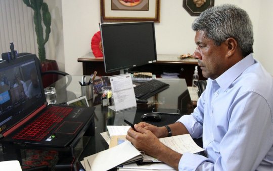 Jerônimo se reúne com ministro para discutir relação entre estados e União