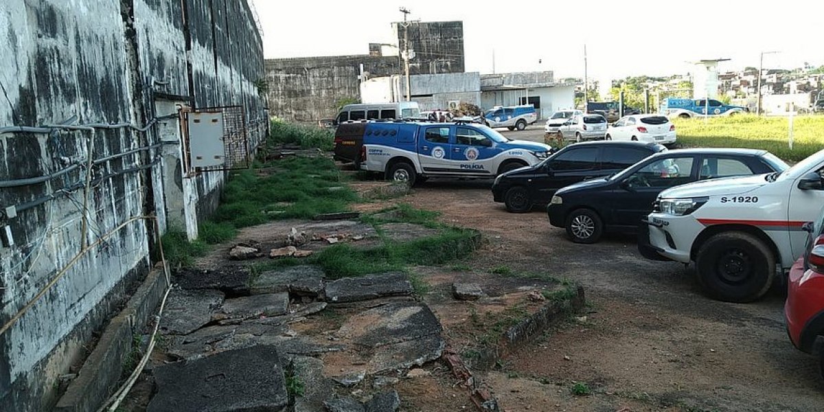 Operação na Lemos de Brito investiga presença de armas com os presos