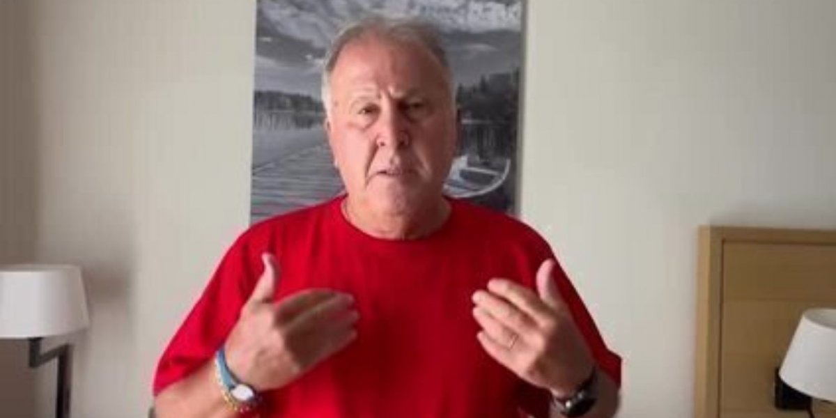 Zico pede a torcedores fim de xingamentos a Pelé e a Maradona: "Não permito"