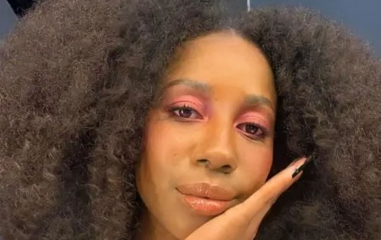 Ex-BBB  Camila de Lucas tem água cortada por falta de pagamento