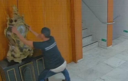 Câmera de segurança flagrou destruição golpista no Planalto; veja imagens