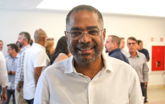 "Só vamos rearrumar nomes. Nada muda", diz Marinho sobre espaço na prefeitura
