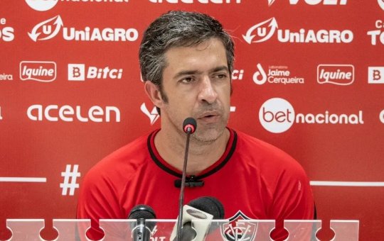 Burse assume responsabilidade e pede desculpas após goleada sofrida pelo Vitória