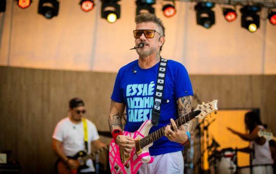 Tuca Fernandes comanda o primeiro dia do Cabo Folia 2023