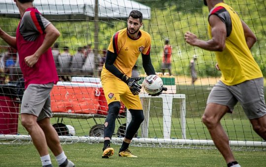 Dalton pede apoio da torcida do Vitória e diz que cada jogo será decisivo