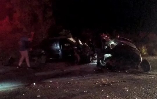 Colisão entre dois carros deixa três mortos e dois feridos no norte da Bahia