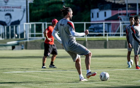 Vitória é liberado de transfer ban e fica próximo de registrar reforços no BID
