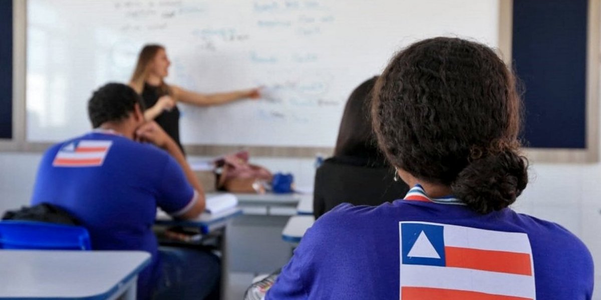 Ivete e Russo Passapusso 'convocam' estudantes para matrícula na rede estadual