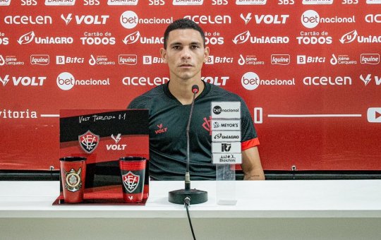 Vitória: "Estamos com a cabeça boa", diz Léo Gomes sobre goleada para o Itabuna