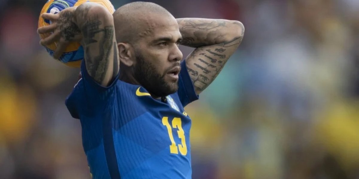 Em nota, Liga Mexicana informa que definirá futuro de Dani Alves com o Pumas