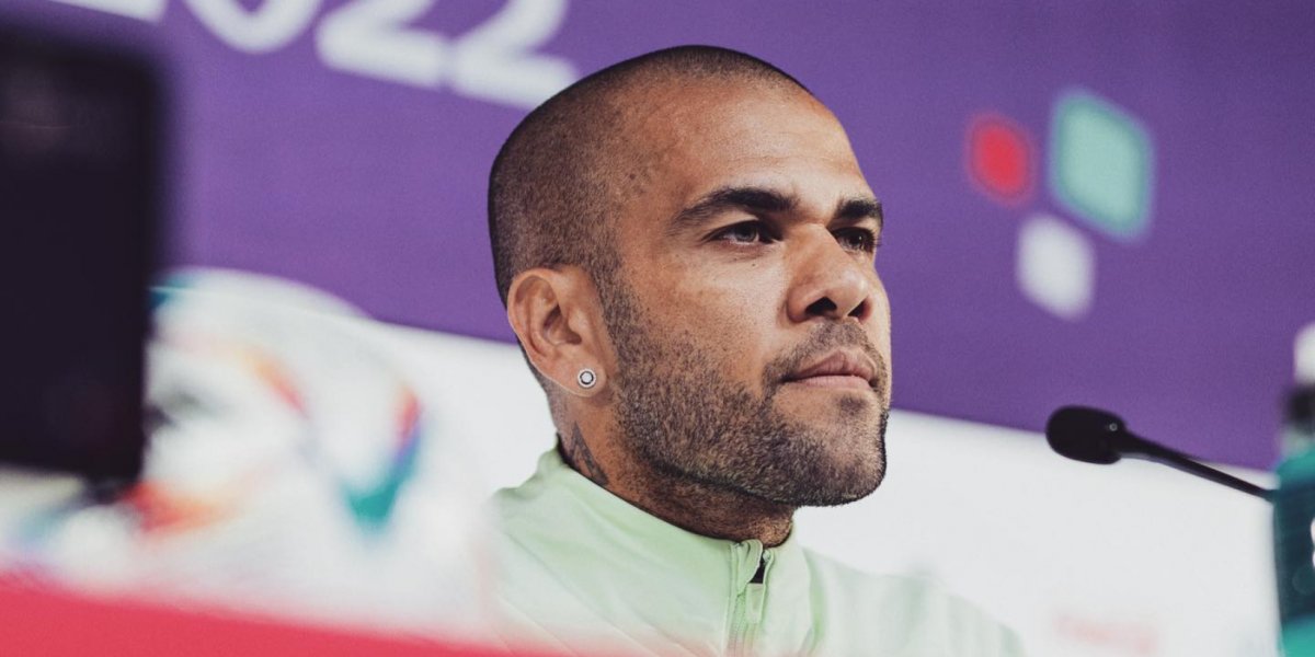 Jornal afirma que Daniel Alves entrou em contradição durante depoimento