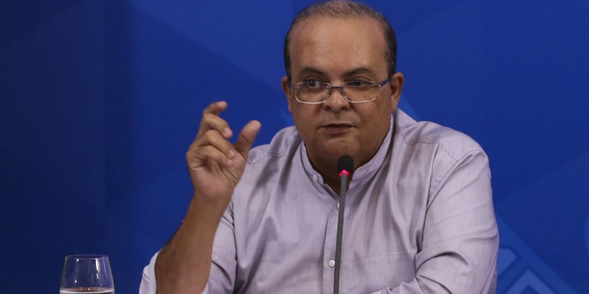 Governador afastado do DF entregará celular à PF na segunda-feira