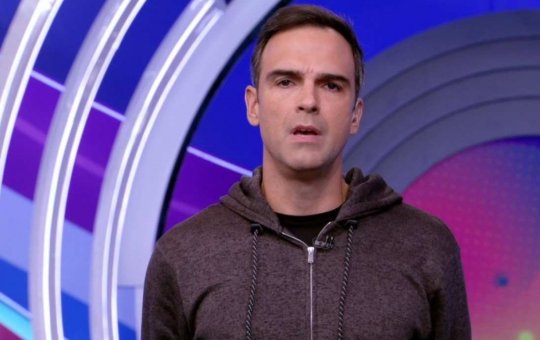 BBB 23: Tadeu Schmidt dá bronca ao vivo em Bruna Griphao e Gabriel Fop