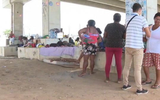 Ambulantes continuam acampados para obter licença para Festa de Iemanjá