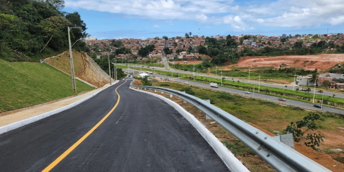 Avenida 29 de Março, em Salvador, tem retorno fechado após furto de cabos