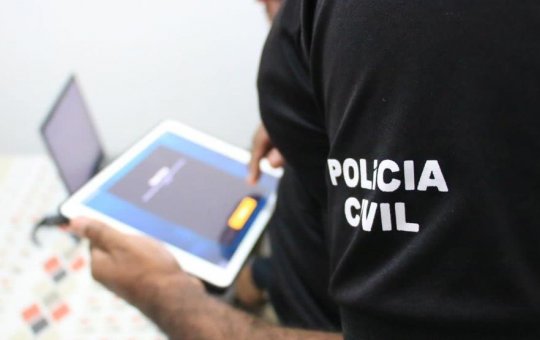 Investigado por estupro de vulnerável, médico é preso com material pornográfico