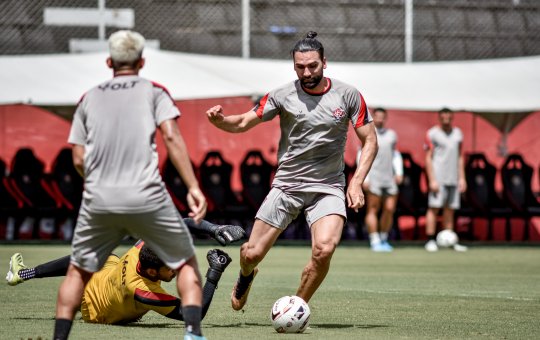 Vitória faz último treino com foco no confronto contra o Doce Mel
