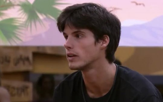 BBB: Gabriel fica indignado ao saber que seu discurso de desculpa não foi ao ar