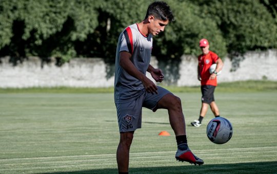 Gustavo Blanco pode deixar o Vitória e abandonar carreira no futebol; entenda