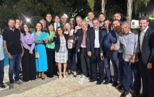 Bancada baiana da Câmara janta com Arthur Lira e sela apoio para reeleição