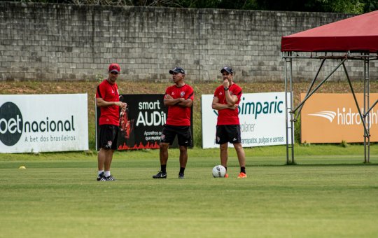 Em busca de reabilitação no Baiano, Vitória tenta quebrar tabu contra o Doce Mel