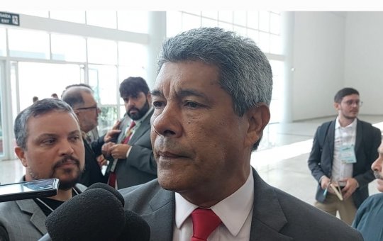 Jerônimo se reúne com Lula e ministros do novo governo em Brasília