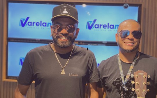 Silvanno Salles celebra sucesso de 'Águas de Chuva' e conta tudo sobre nova fase