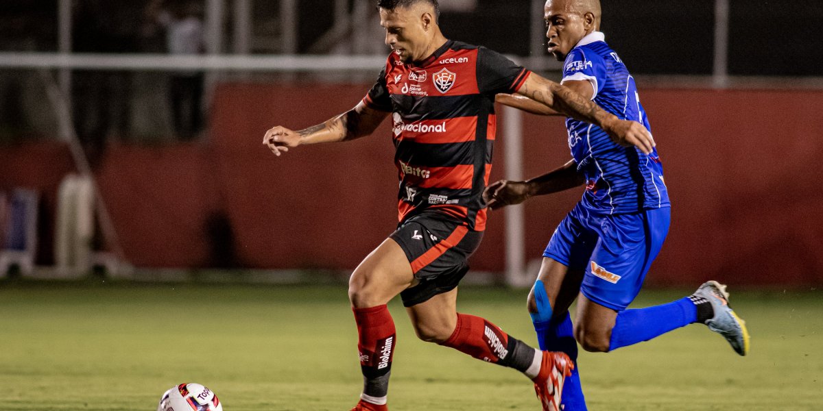 Vitória afasta crise e derrota o Doce Mel com autoridade no Barradão