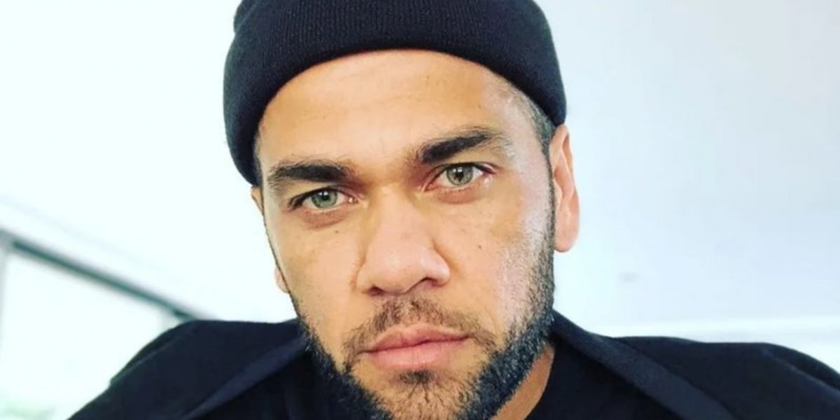 Daniel Alves divide cela com ex-guarda costas de Ronaldinho