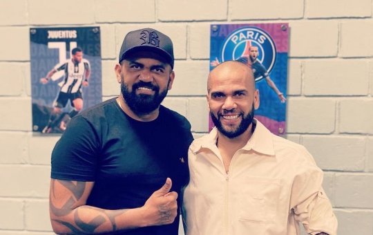 Irmão de Daniel Alves sai em defesa do jogador: "Esquema demoníaco-diabólico"