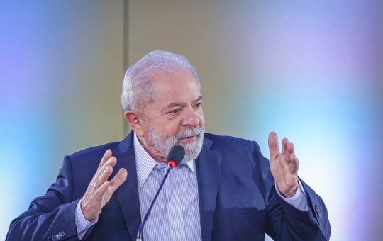 Lula acerta criação de plano comum de obras com governadores
