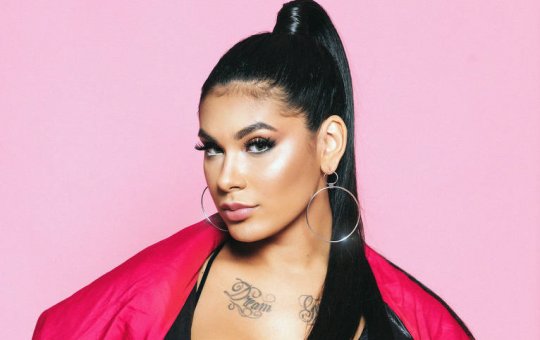 Pocah interrompe show após passar mal e atualiza fãs nas redes