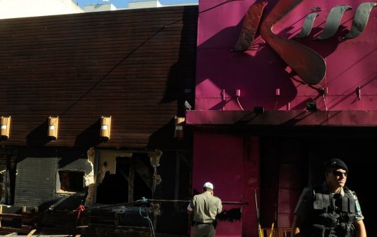 Familiares de vítimas da Boate Kiss querem processar Netflix por série do caso