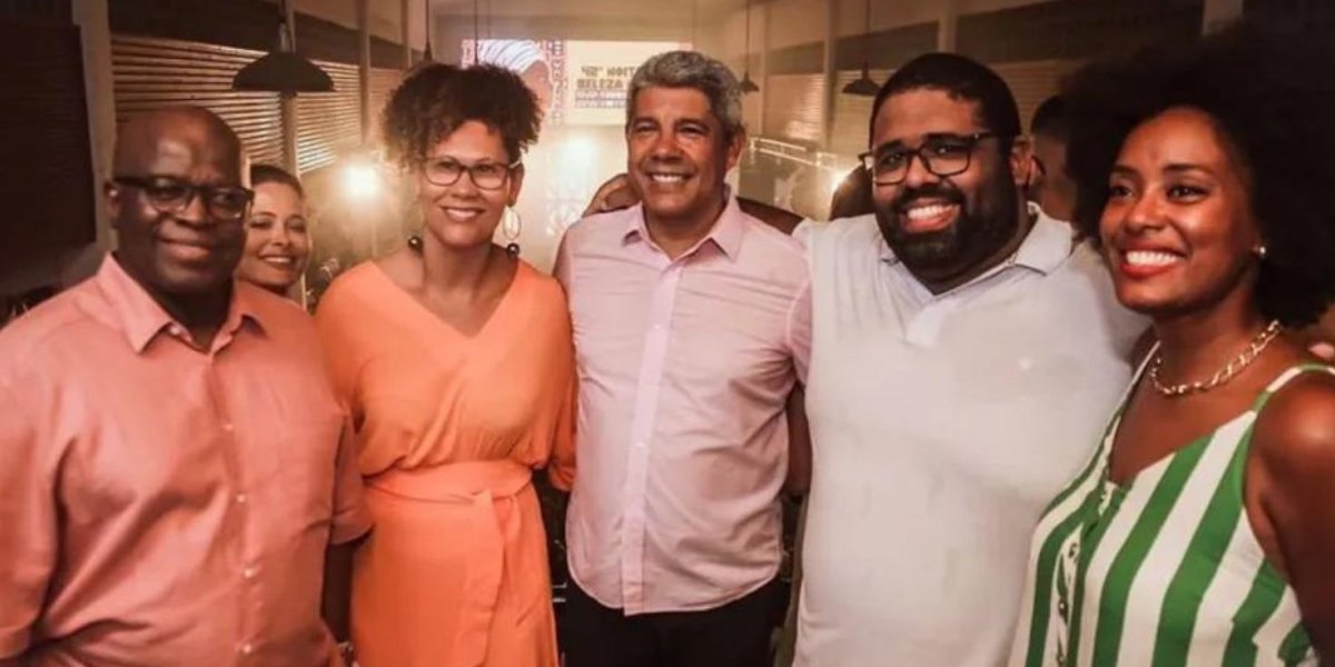 Ex-presidente do STF curte Noite da Beleza Negra, em Salvador