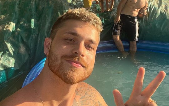 Influenciador Gustavo Tubarão revela ter borderline: "Consigo controlar"