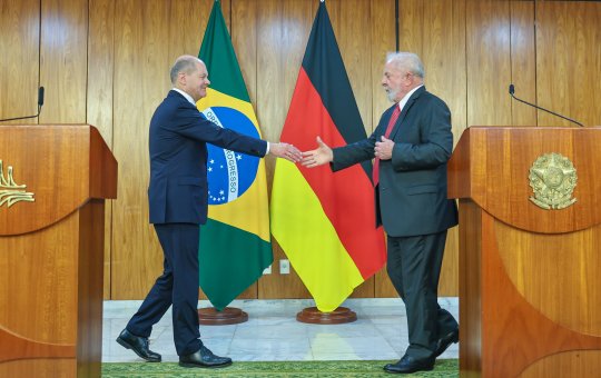 Lula propõe grupo para mediar paz entre Rússia e Ucrânia
