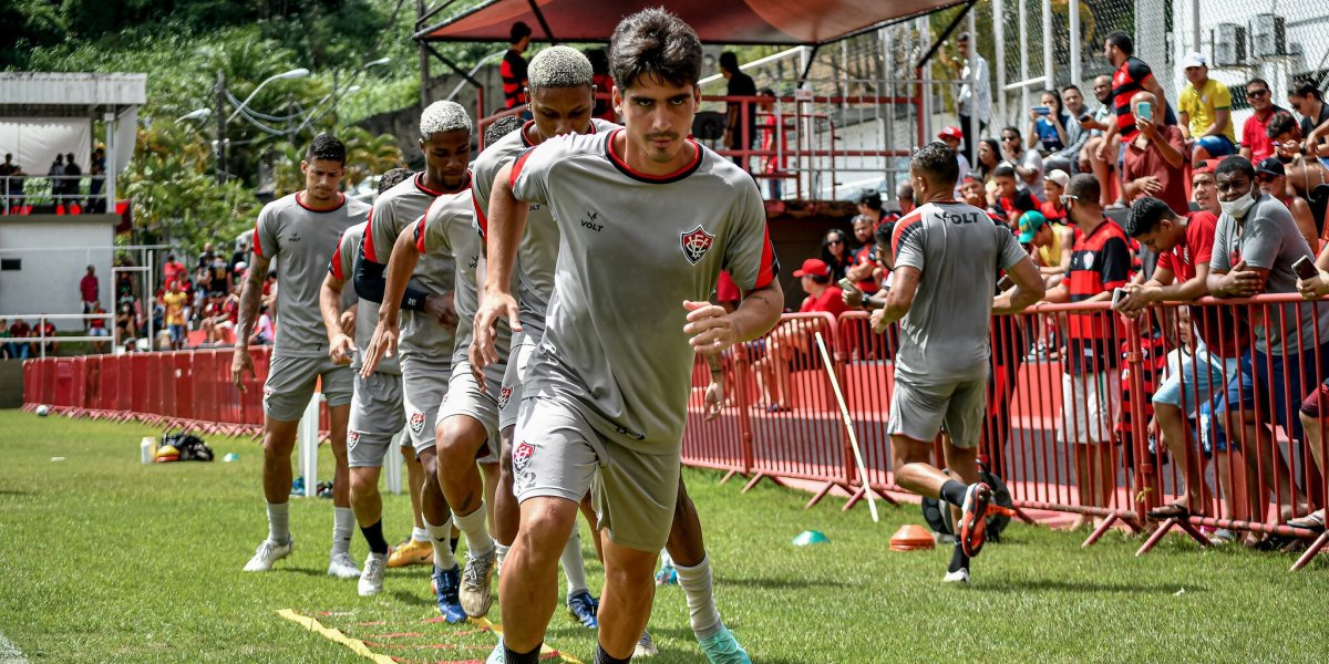 Gustavo Blanco tem rescisão publicada no BID e deixa o Vitória